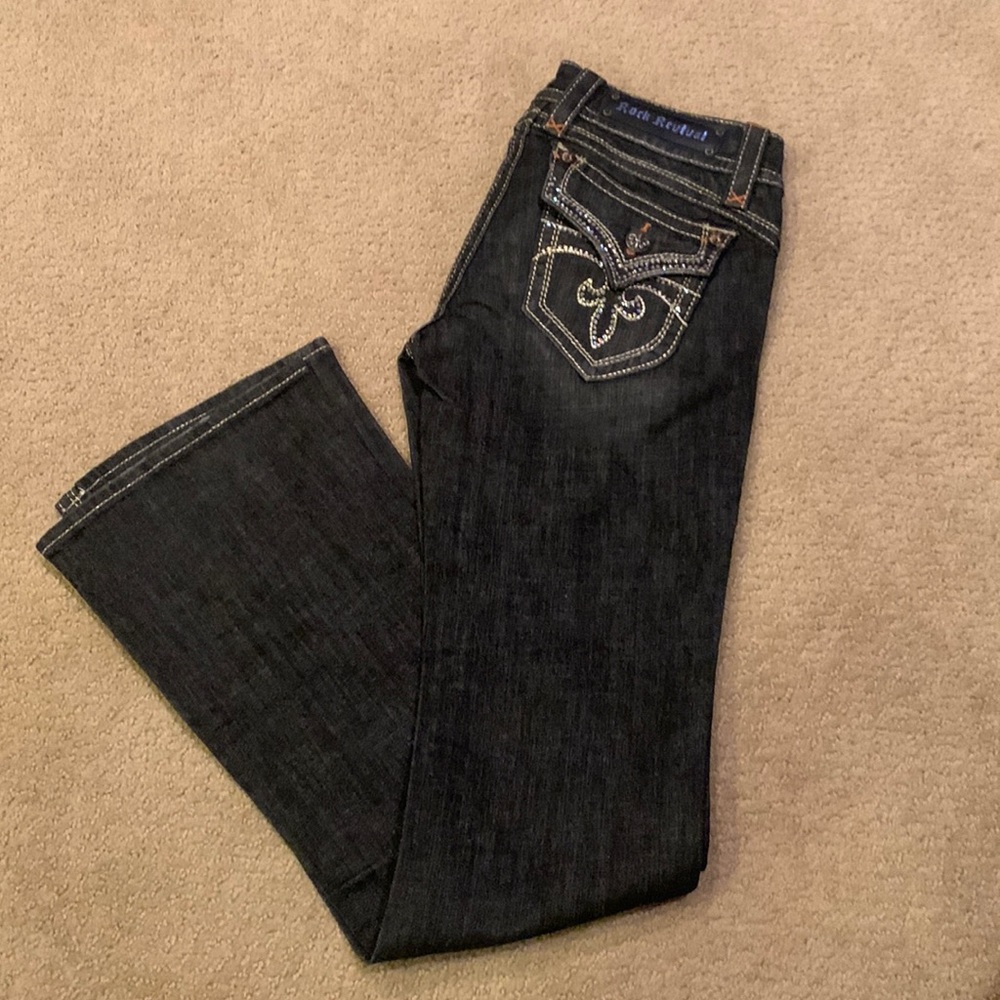 NWOT Rock Revival Jeans w/ Swarovski Crystal Pockets.  Sz.  28/34